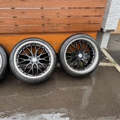 ロクサーニ　245/40r20 pcd114.3の画像