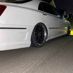 ロクサーニ　245/40r20 pcd114.3の画像