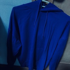 フード付きパーカーの画像