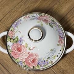 ◎未使用◎EJIRY◎エジリー◎ホーロー鍋◎寸法:18cm 容量:2.2L◎ベルサイユ◎花柄◎両手鍋の画像