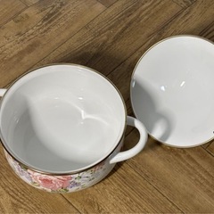 ◎未使用◎EJIRY◎エジリー◎ホーロー鍋◎寸法:18cm 容量:2.2L◎ベルサイユ◎花柄◎両手鍋の画像