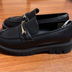 【新品未使用】ローファーの画像