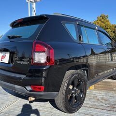 岡山【自社ローン】保証人無可★全国対応★Jeepコンパス【ブラックホーク】Bluetooth/走行中TV可/サイドカメラ/バックカメラ/ドラレコ/フルフラットシート/クルコン/ETCの画像