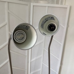 IKEAフロアライト2本の画像