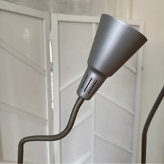 IKEAフロアライト2本の画像