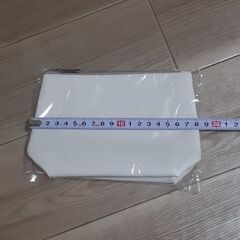 新品ポーチの画像