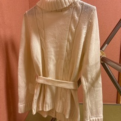 白いカーディガン　Mサイズの画像