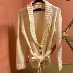白いカーディガン　Mサイズの画像