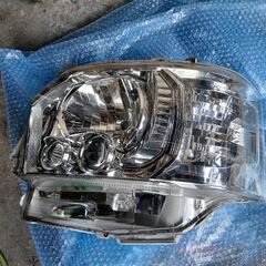 ハイエース 200系 左 純正LEDヘッドライト 4型5型6型7型 GDH201 KDH201の画像