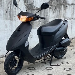 大人気セール‼️外装が少しボロいのでお安く出品😅安心のドライブベルト新品✨️マフラー新品✨️バッテリー充電済み🔋前後タイヤまだまだ山あり🗻嬉しいオイル満タン補充済み🈵オイル交換不要⭕️継ぎ足しだけで🆗2サイクルでパワフルな走り💨CA1PA レッツ2✴の画像