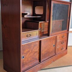 欅の茶箪笥の画像