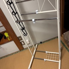 ハンガーラックの画像