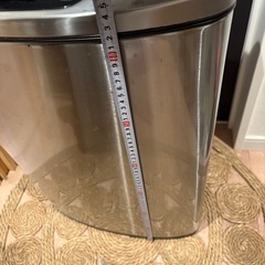 無料スチールゴミ箱の画像