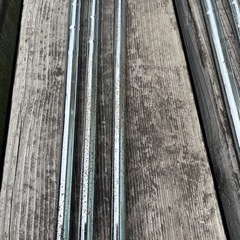 TaylorMadeのアイアンセットとR5ドライバー、ゴルフバッグ付きのセット。の画像