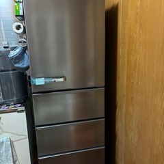 AQUA 【右開き】430L 4ドア冷蔵庫 Delie
の画像