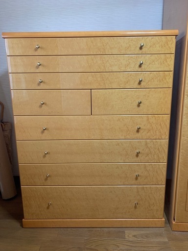 府中家具　　洋服タンス バーズアイメープル材使用