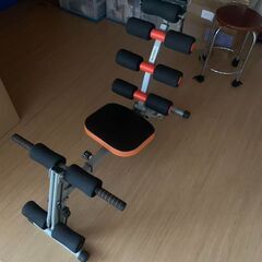 腹筋トレーニング機の画像