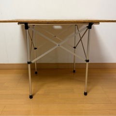 🉐アウトドアテーブルの画像