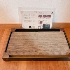 【✨新品✨】猫の爪研ぎ　くるとぎスクエア 360°くるっと回してムダなく使える 詰替え式の画像