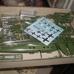 ハインケルHe　111H-6　1/72　プラモデル　作りかけ　塗装してあります。　の画像