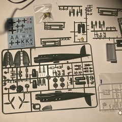 ハインケルHe　111H-6　1/72　プラモデル　作りかけ　塗装してあります。　の画像