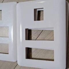 ☆セット取引希望☆Panasonicコスモシリーズワイド21　コンセント・スイッチプレート（ラウンド、ホワイト）の画像