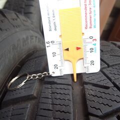スタッドレス付きアルミホイール ４本セット 165/70R14　溝６～７ｍｍ ４穴 PCD100の画像