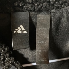 adidas ボアジャケットの画像