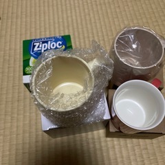 LOGOSマグカップ、他2点マグカップ、ジプロック入れ物の画像