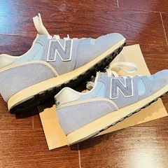 ニューバランス373の画像