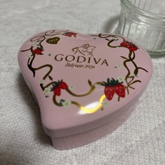 可愛い缶の画像