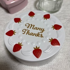 可愛い缶の画像