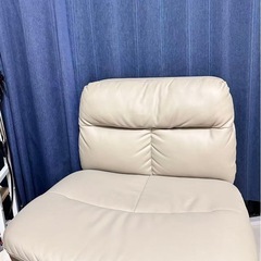 テーブルと椅子のセットの画像