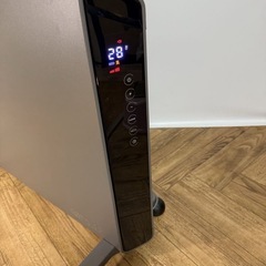 ◆デロンギ◆コンベクターヒーター◆DeLonghi HXJ60L12◆8畳～10畳◆1200W◆パネルヒーター◆グレー◆の画像