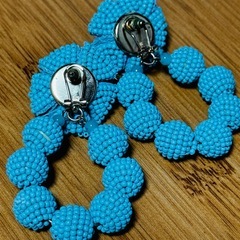 ZARA ビーズ大ぶりピアス ターコイズの画像