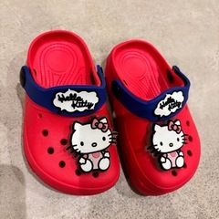 【新品・無料】16cm。ライト付きキッズサンダル（ハローキティ）👟の画像