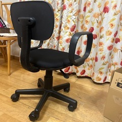 キャスター付き椅子の画像