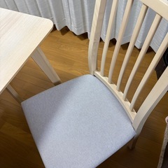 ダイニングテーブル／椅子4脚の画像