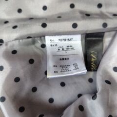 グレーのレディースコートの画像