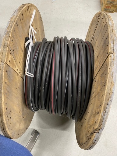 電線　600V-CVT150  @8000/1m