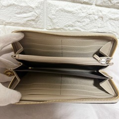 GUCCI グッチ 長財布
オフィディア ジップアラウンドの画像