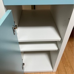 IKEA ミッケ　学習机　ホワイト／ターコイズの画像