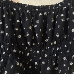 H&M 長袖ブラウス トップス 黒の画像