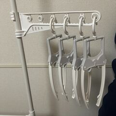 洗濯物干し　横約70cm　縦約156cm　奥約49cmの画像