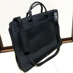 【P.I.D ガーメントバッグ】　ナイロン製のスーツ収納バッグの画像