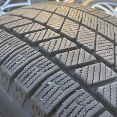 VRX3 ‼️205/65R16‼️ 東北6県無料配送対応‼️爆安‼️最終値下げ‼️②超超超バリ溝❗ 国産ブリジストン VRX3❗ アルミ付き 国産 タイヤ !!　スタッドレスの画像