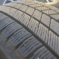 スタッドレス VRX3 ‼️205/65R16‼️ 東北6県無料配送対応‼️爆安‼️最終値下げ‼️③超超超バリ溝❗ 国産ブリジストン VRX3❗ アルミ付き 国産 タイヤ !!　スタットレスの画像