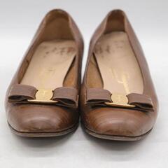 フェラガモ パンプス ヴァラリボン ブランド シューズレディース 7.5サイズの画像