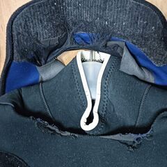 セミドライウエットスーツ ノンジップ SEVEN（ジャンク品）サイズ：MS（目安は身長165～175㎝、体重60～70㎏程度です）の画像