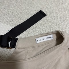 ANNA LUNA ベージュ 五分袖 Tシャツの画像
